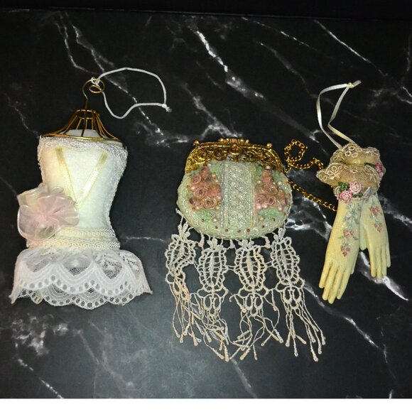 Set Of 3 Victorian Inspired Design Christmas Tree Ornament Holiday Decor - Picture 1 of 4